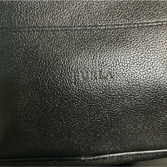 ⚡️⚡️🔥🔥 MOVING SALE Furla Black Leather Bag - Picture 2 of 6
